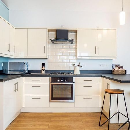 The Beach House - Fully Refurbed March 2024 Oystermouth Luaran gambar