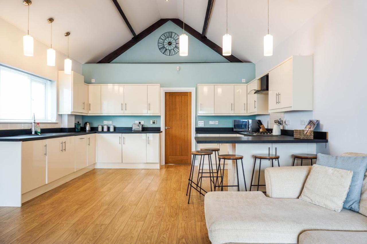 The Beach House - Fully Refurbed March 2024 Oystermouth Luaran gambar